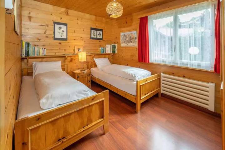 Charming Swiss chalet with stunning mountain views. in Grachen, Alpi Pennine