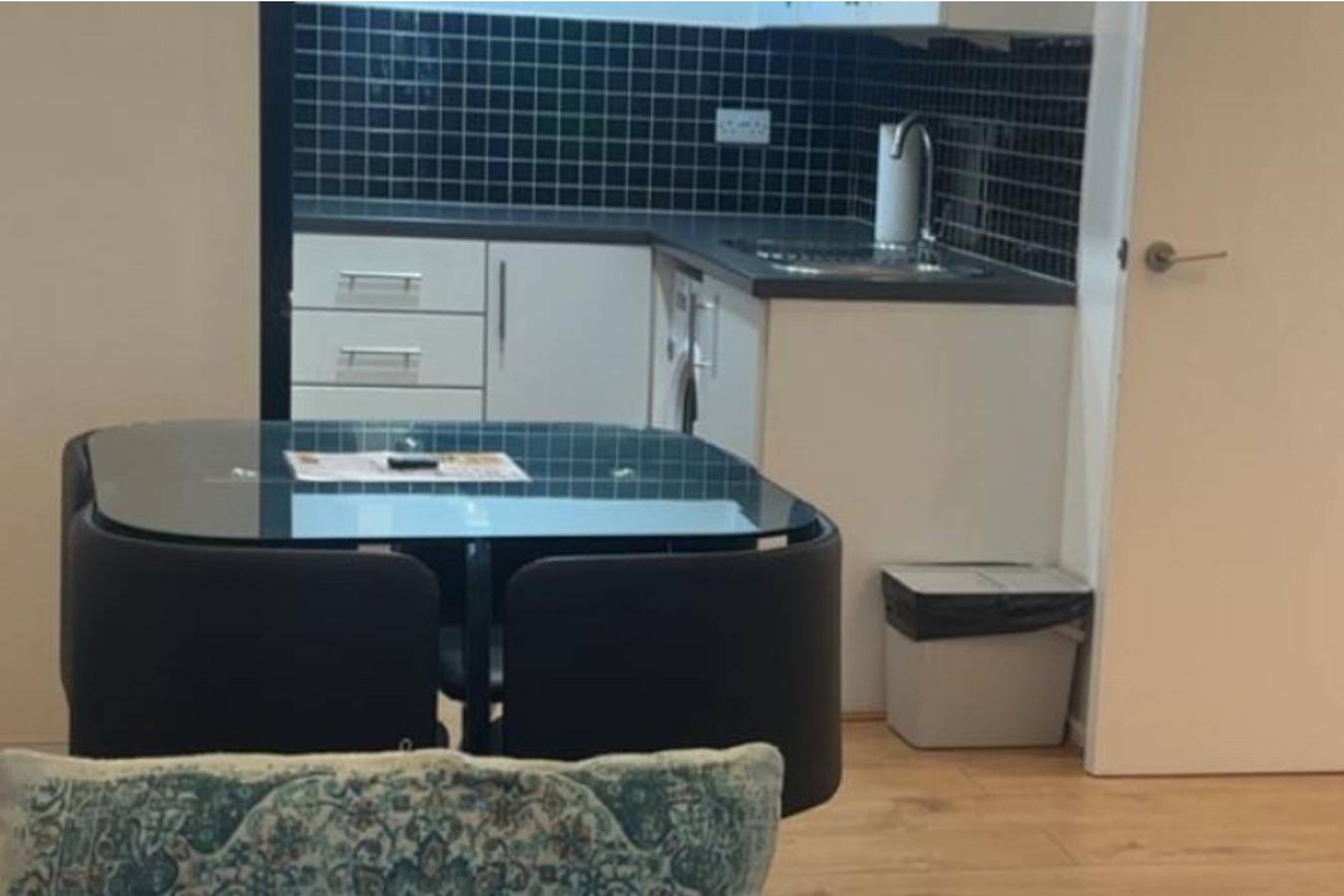 Ganze Ferienwohnung, Ferienwohnung für 4 Personen mit Balkon in Barking und Dagenham, London