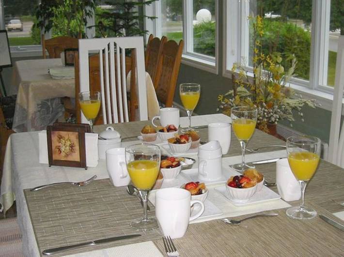 Chambre d’hôte pour 2 personnes, avec jardin ainsi que jacuzzi et piscine dans Québec - 4