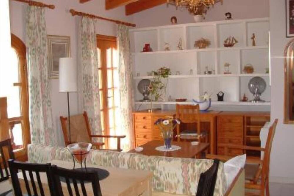 Apartamento entero, Sol y campo (con wifi) a 10 min. de la playa in Ariany, Interior de Mallorca