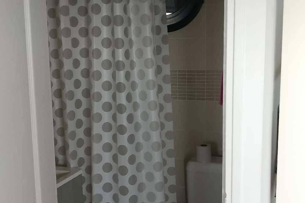 Rent 1 or 2 studios (from 2 to 5 P.) in Villa \"Soleil Levant\" at Rayol Canadel in Rayol-Canadel-sur-Mer, Côte méditerranéenne (France)