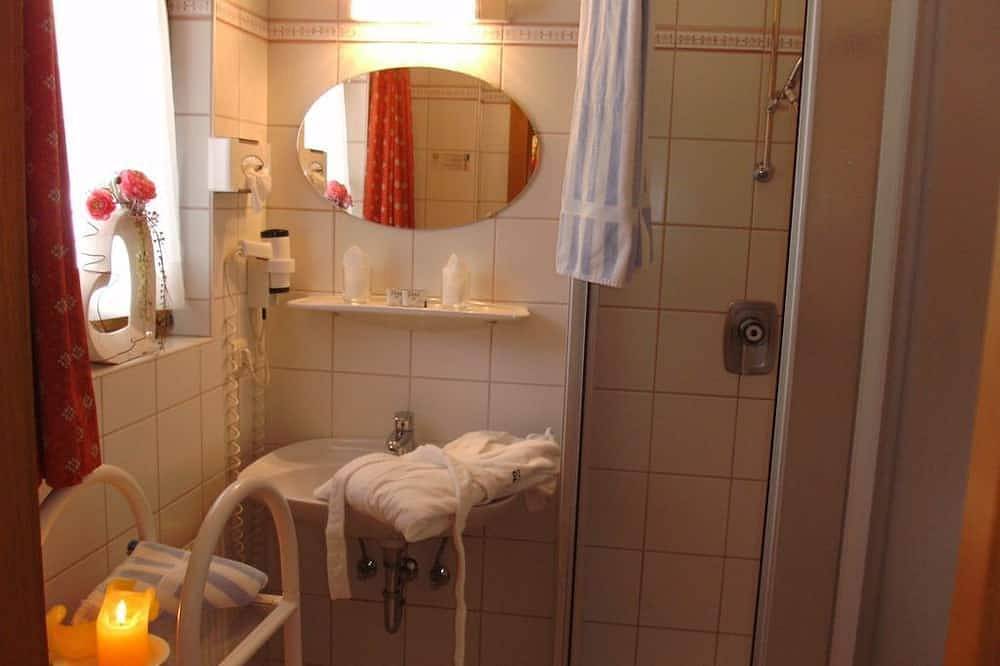 Studio oder Familienzimmer mit Dusche od. Bad, Wc - Bauernhofhotel \"die in Dorfgastein, Ski Amadé