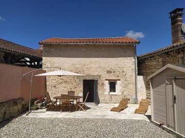 Location de vacances pour 2 personnes, avec jardin dans La Tour-Blanche-Cercles