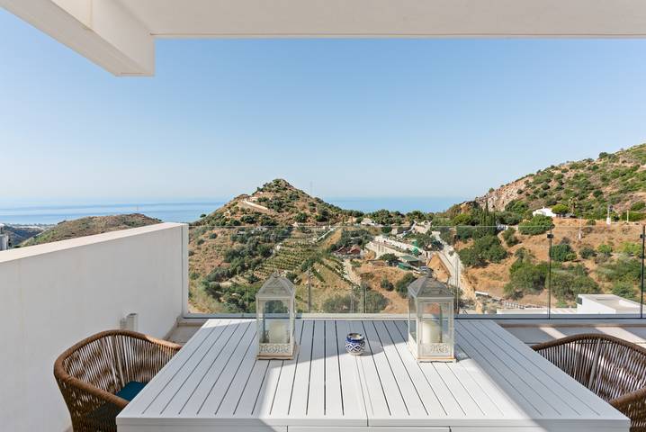 Apartamento entero, Apartamento 'Palo Alto' con vistas al mar, Wi-Fi y aire acondicionado in Ojén, Sierra de las Nieves