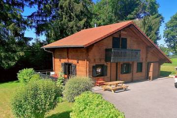Gîte pour 8 personnes, avec jardin et balcon à Saint-Paul-en-Chablais