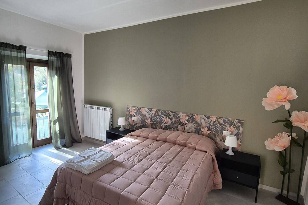 Appartamento intero, Clorophilla Guest House, un rifugio immerso nel verde in pieno centro storico in L'Aquila, Gran Sasso