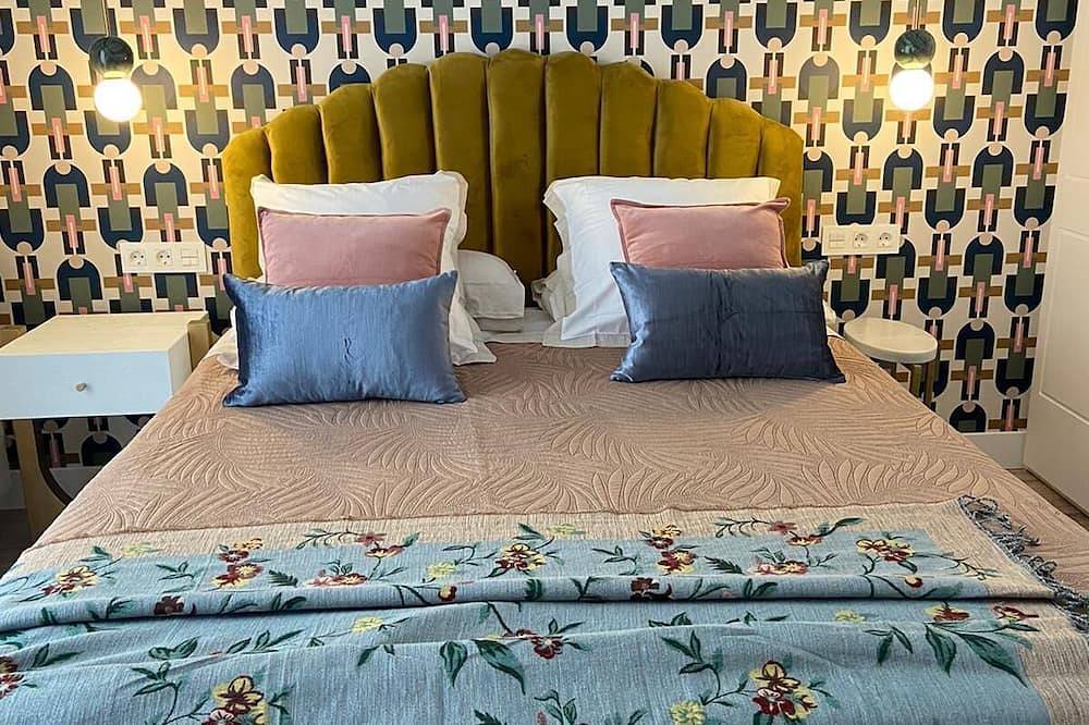 Entire apartment, Brisasvtsansebastian \"Txurruka\" Plaza Guipúzcoa Reate Ess02939 in Playa de la Concha, San Sebastian