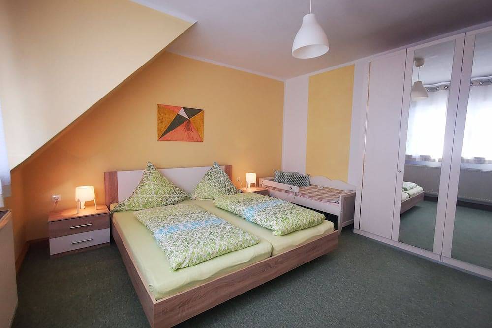 Ganze Wohnung, Ferienwohnung mit 2 Schlafzimmern in Zschorlau/Erzgebirge in Zschorlau, Erzgebirge
