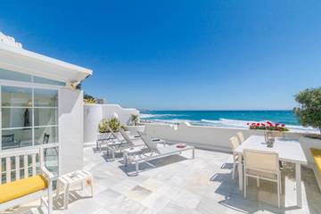Vacation Rental for 4 Guests in Playa de la Venus, Marbella, Picture 1