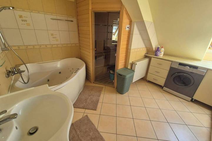Ganze Wohnung, Quelle Apartment - 2Br Apartment mit privatem Gartenanschluss und Sauna in Ketschkemet, Kecskeméti járás