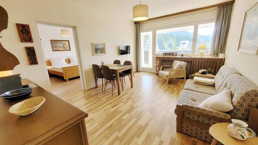 Ferienwohnung für 3 Personen, mit Balkon und Pool