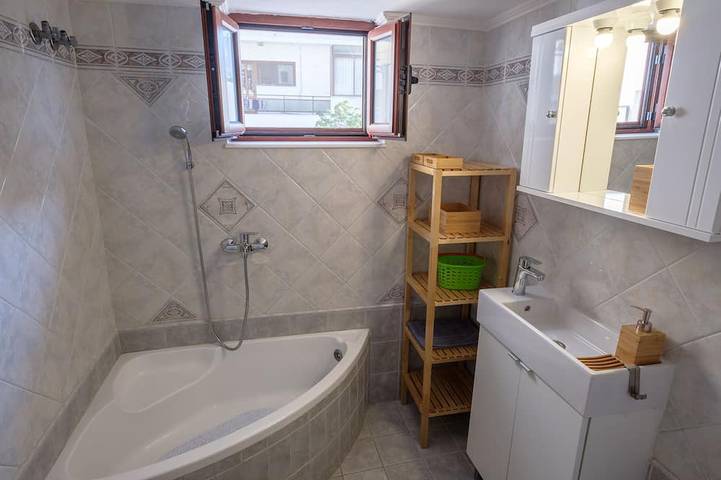 Ganze Wohnung, Stilvolles 2-Bett-Apartment in der Nähe der Altstadt von Rhodos in Rhodos Stadt, Rhodos