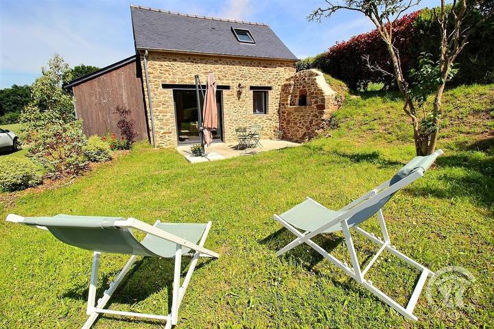 Gîte pour 2 personnes, avec Terrasse ainsi que Jardin et Vue dans Beaussais-sur-Mer