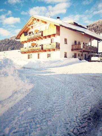 Gîte pour 6 personnes, avec vue et jardin à Dobbiaco
