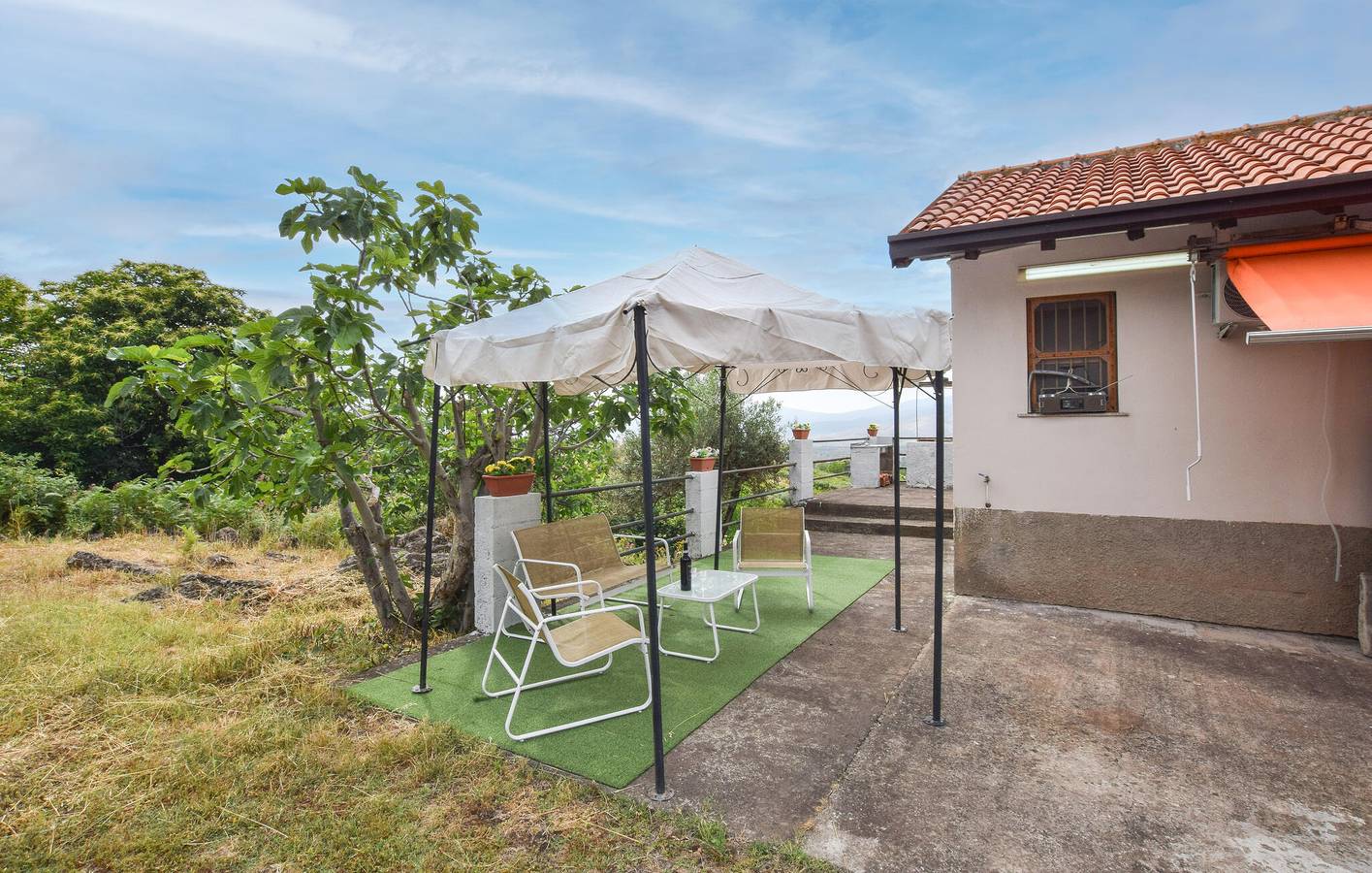 Gemütliche Ferienwohnung mit WiFi, TV, AC, Parkplatz, Küche in Bronte, Ätna