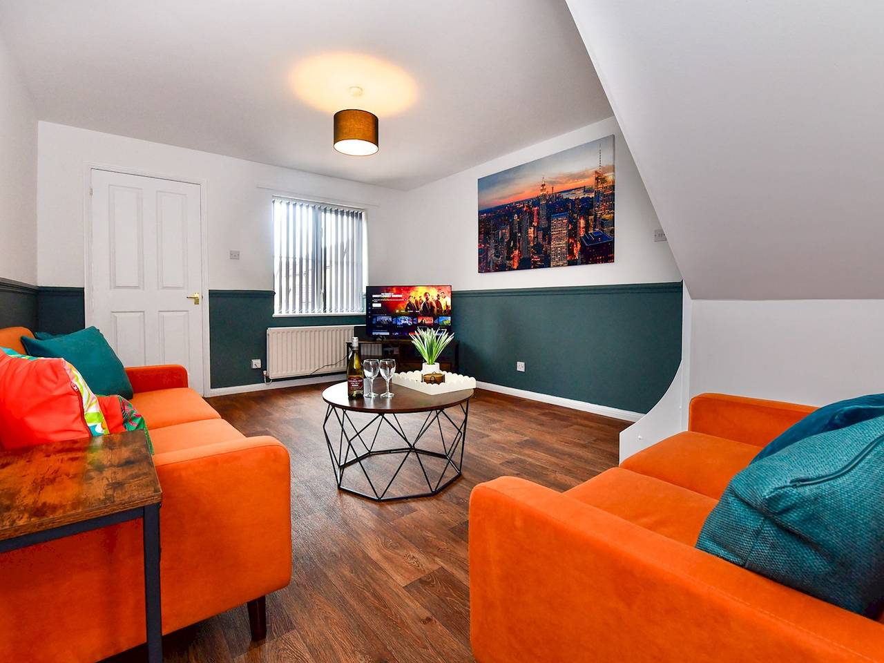 Homely 2 bed house with parking! - Pass the Keys in Cardiff, Cardiff region