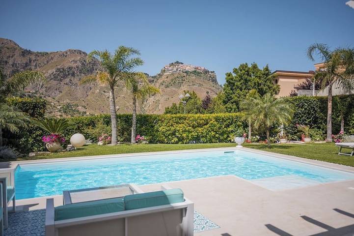 Casa vacanza per 11 persone, con idromassaggio e giardino - 1
