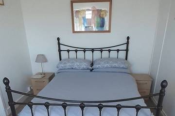 Bungalow for 6 People in St Osyth, Essex, Photo 3