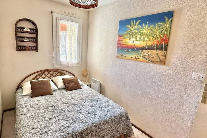 Appartement entier, Appartement avec terrasse ensoleillé, garage fermé et piscine - plage à 120m in Bormes-les-Mimosas, Parc national de Port-Cros
