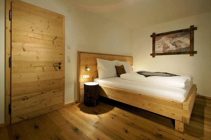 Ganze Wohnung, Bergchalet Zillertal  - Familienurlaub am Berg nahe der Therme in Tuxer Alpen, Fügenberg