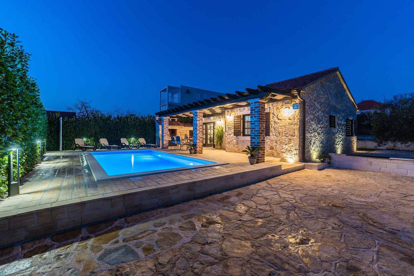 Ferienhaus mit Grillterrasse und Pool  in Sukosan, Zadar
