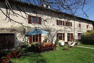 Gîte pour 10 personnes, avec jardin à Le Monastier-sur-Gazeille
