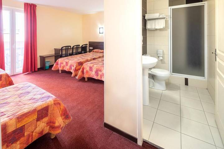 Hôtel pour 3 personnes, animaux acceptés dans Grotte de Massabielle - 2