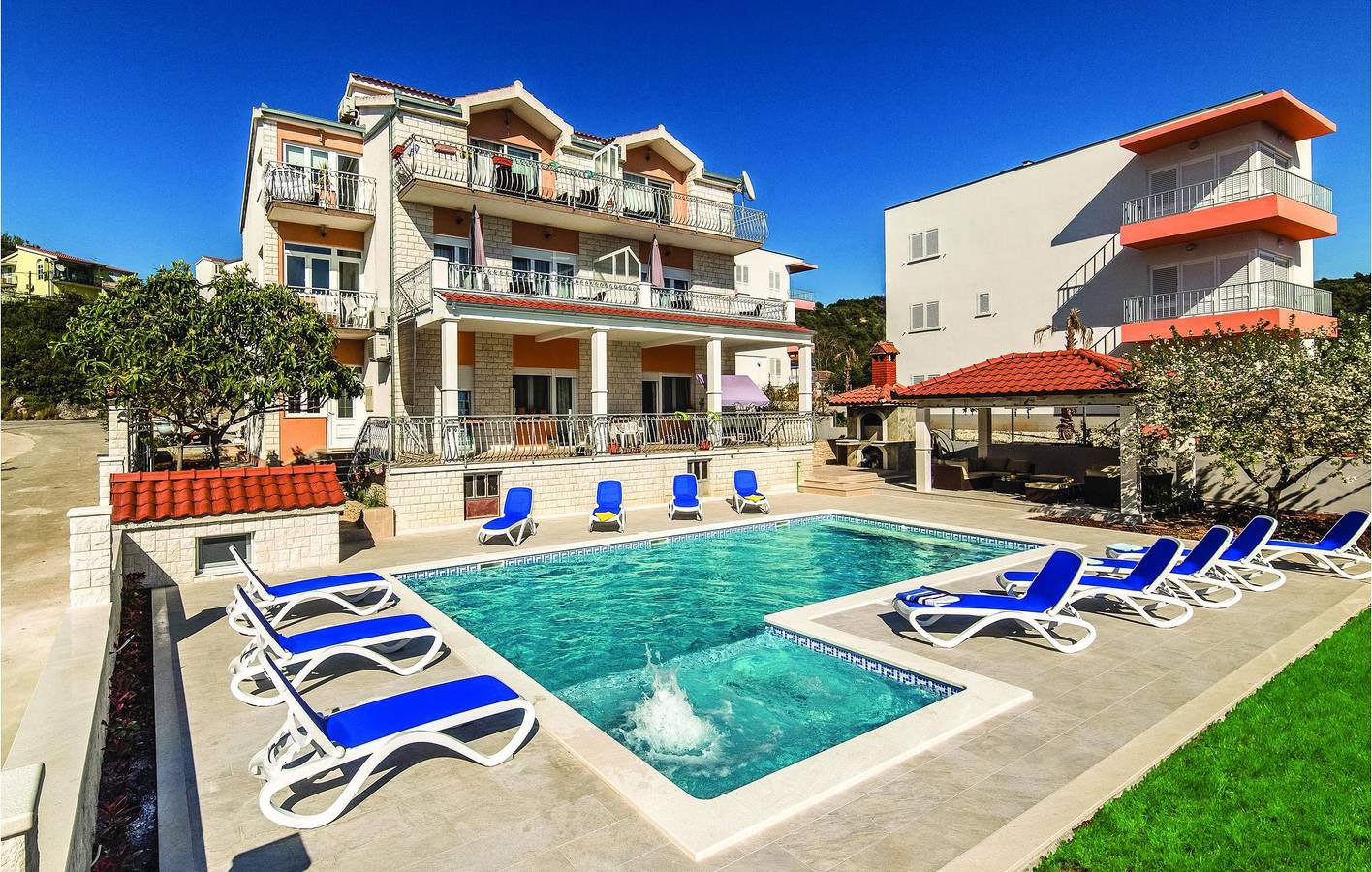 Geheel vakantieappartement, Vakantieappartement voor 3 personen met zwembad in Poljica, Split-Dalmatië