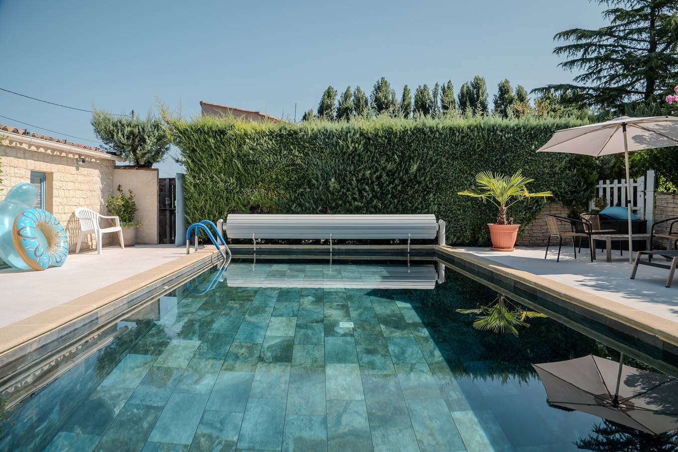 « Tamaris Les Floralies en Provence » avec vue sur montagne, piscine partagée et terrasse privée in Malaucène, Parc naturel régional du Mont-Ventoux