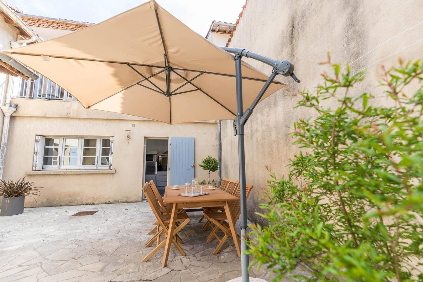 Le clos bleu in Labastide-d'Armagnac, Landes