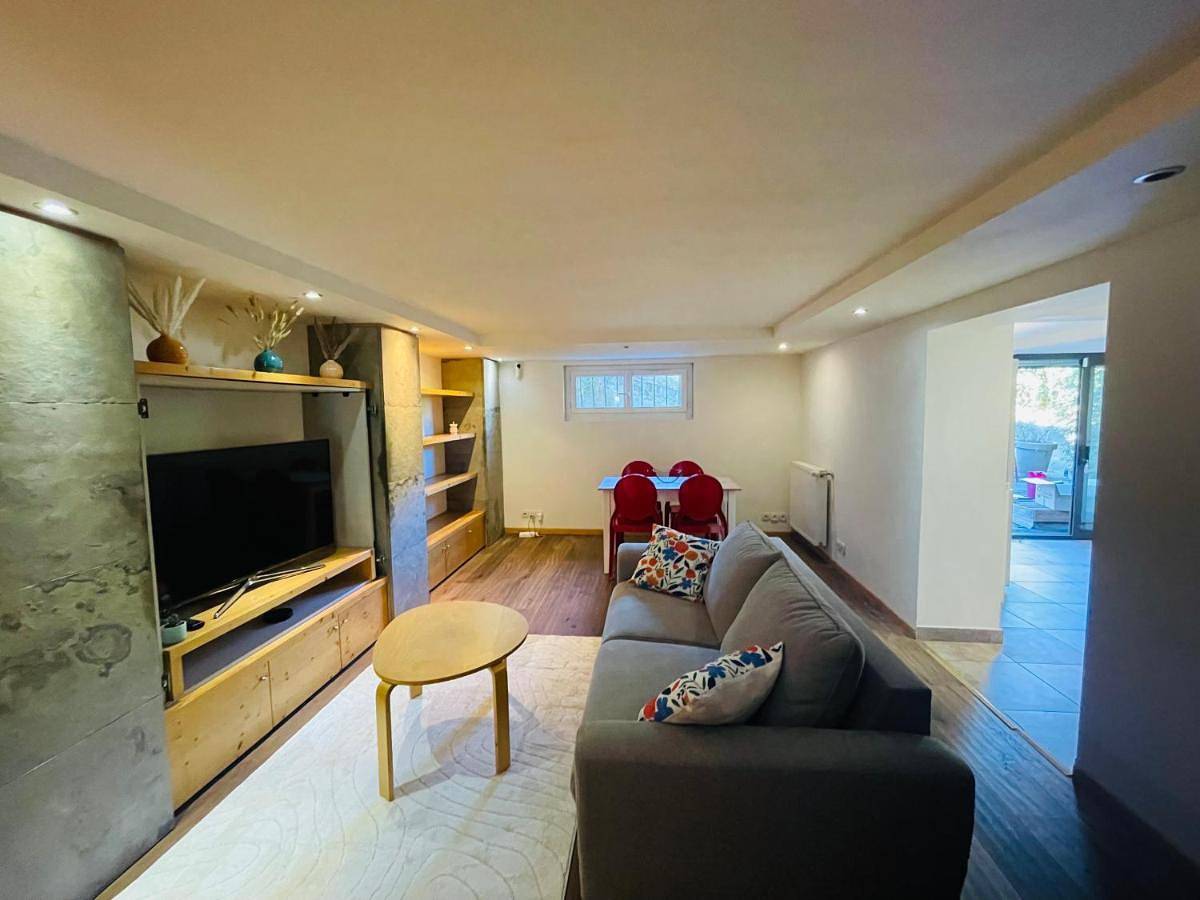 Appartement entier, One-Bedroom Apartment in Sciez, Région de Thonon-les-Bains