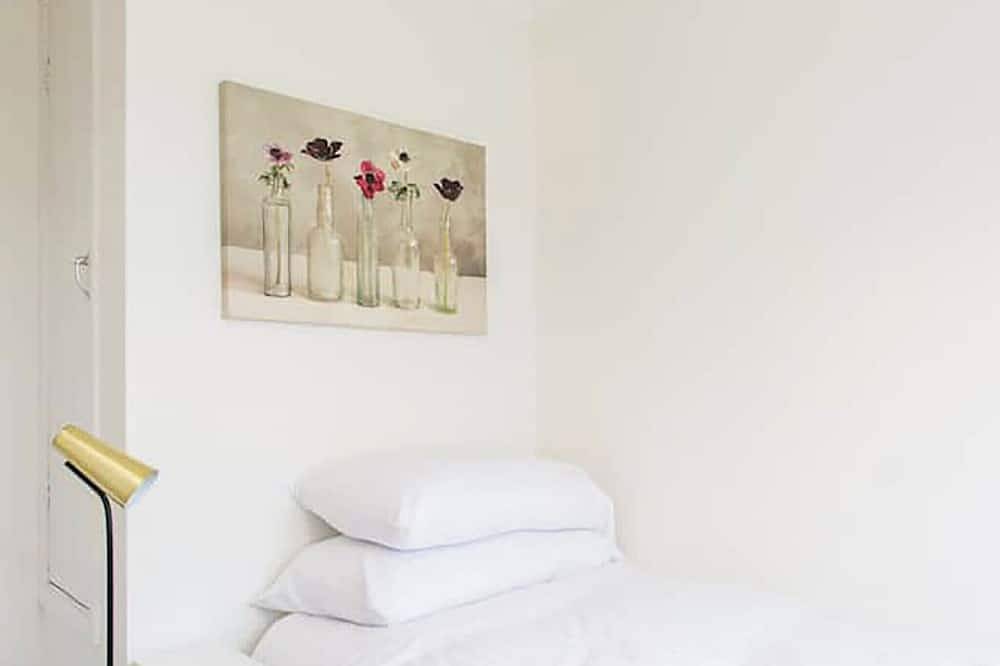 3 bedroom accommodation in Stapleton in Bristol, South West England