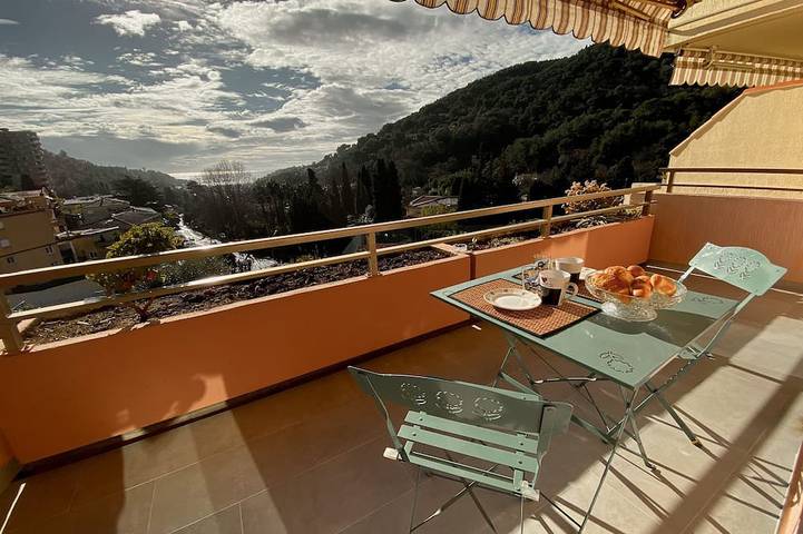 Gîte pour 4 personnes, avec piscine et balcon à Gorbio