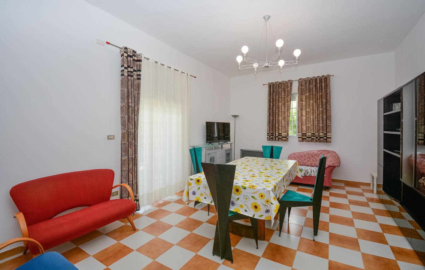 Comiso Oase: Stilvolle Wohnung mit Pool in Comiso, Ragusa Provinz