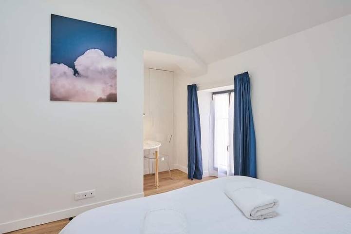 Ganze Wohnung, ★★★★★ Beautiful Duplex Design with private terrace -  Ideally located in Veneux-les-Sablons, Seine-et-Marne