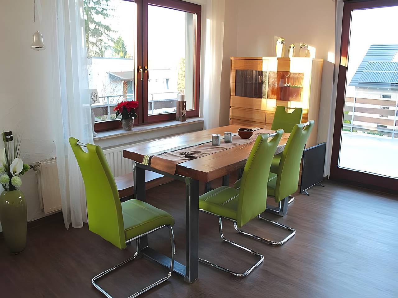 Ferienhaus Dell mit großer Terrasse mit Seeblick am Südufer in Körbecke, Möhnesee