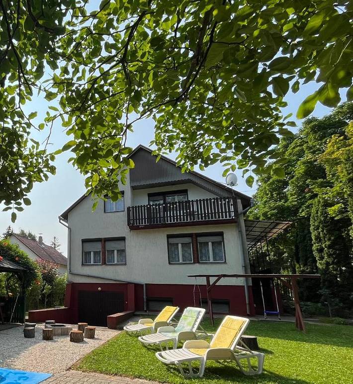 Ferienhaus für 11 Personen, mit Balkon und Terrasse sowie Pool