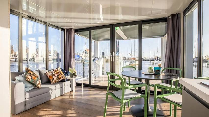 Bateau pour 5 personnes, avec jardin et piscine, animaux acceptés dans Volendam - 2