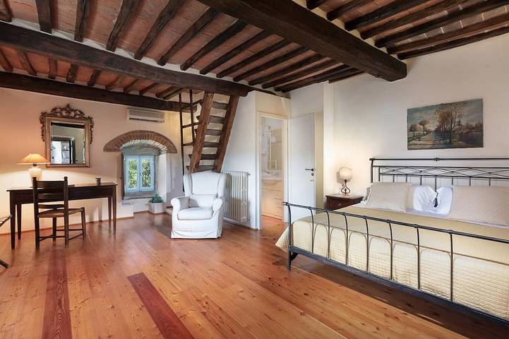 Torre degli Elci in Cegliolo, Cortona