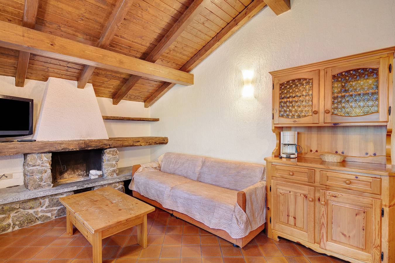 Entire apartment, Apartment 'Chalet Meridiana Appartamento 10' with Mountain View in Livigno (Town), Livigno