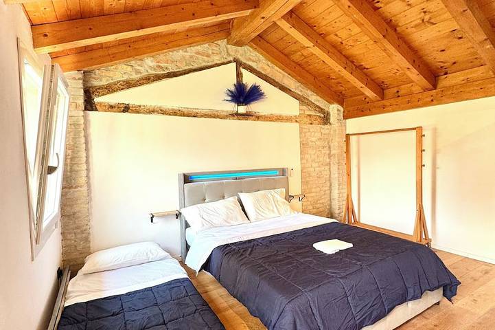 Cozy townhome with Wifi and Ac in enchanting Venezia in Mestre, Venice