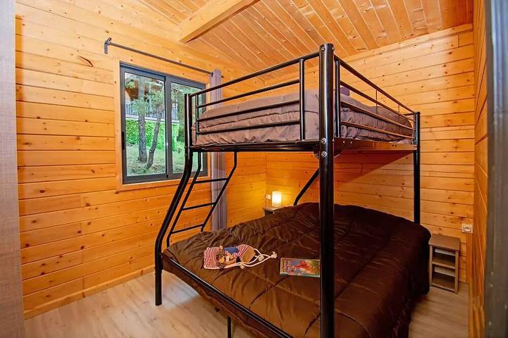 Gîte pour 5 personnes, avec terrasse à La Salle-en-Beaumont - 3