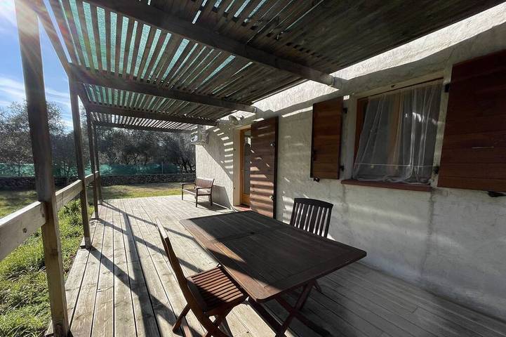 Gîte pour 2 personnes, avec Terrasse et Jardin à Occhiatana