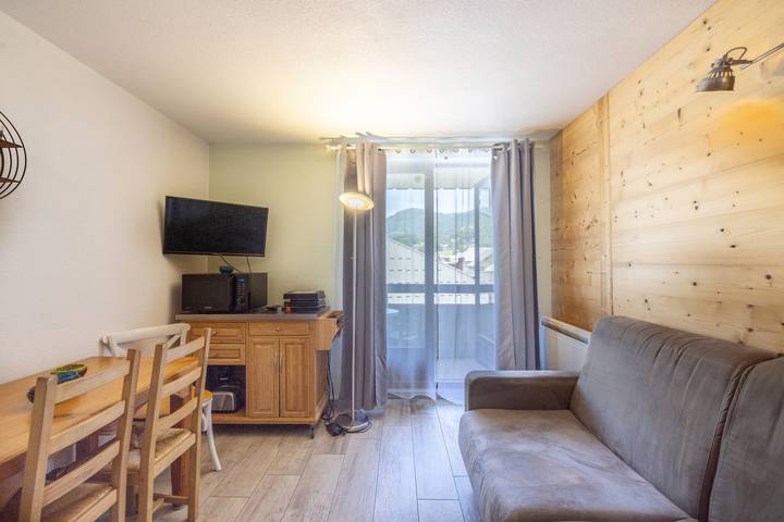 Ganze Wohnung, Charmantes Apartment im Herzen von Samoëns mit Balkon und Parkplatz in Samoëns, Region Bonneville