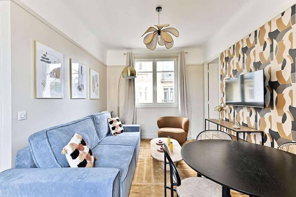Entire apartment, Calm and light in the heart of Neuilly in Neuilly-sur-Seine, Hauts-de-Seine