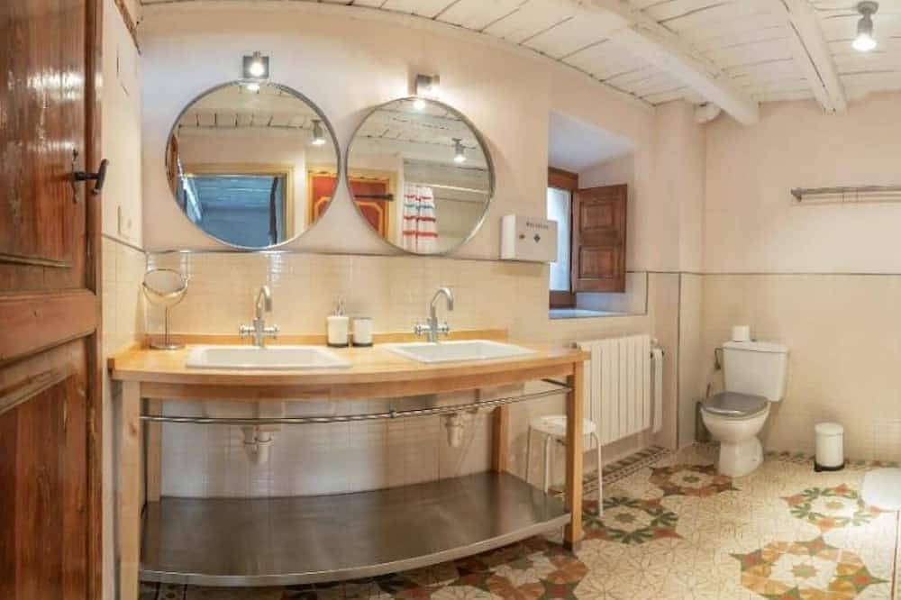 Country House 'La Chascona' with Mountain View and Wi-Fi in Pedrajas, Soria