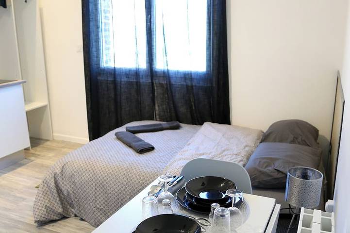 Entire apartment, Mars near gare station and downtown in Saint-Quentin, Aisne