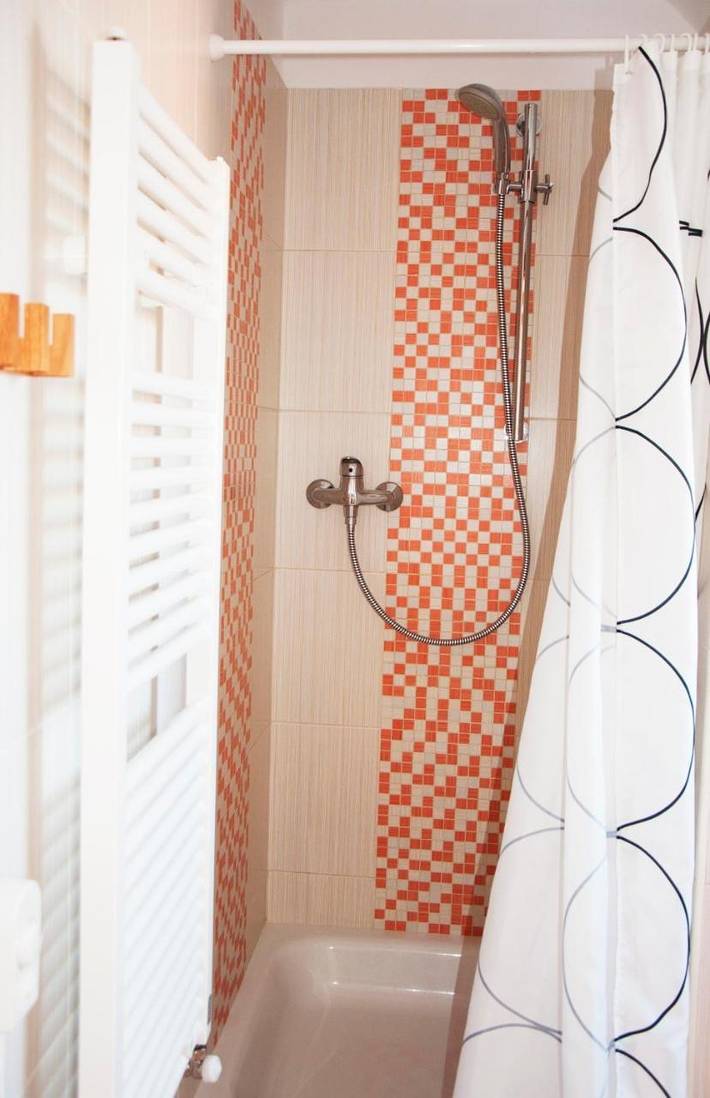 Gîte pour 6 personnes, avec vue ainsi que jardin et vue sur le lac, adapté aux familles à Libín - 2