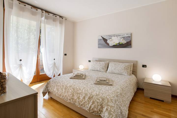 Hel lägenhet, Apartment 'Casa Rosada Monza Autodromo' with Balcony, Wi-Fi and Air Conditioning in Nova Milanese, Brianza