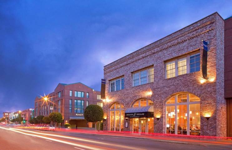 Hotel para 4 personas, con jacuzzi además de terraza y piscina - 1